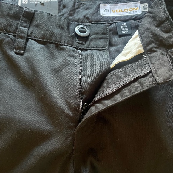 Volcom NWT Youth 25 True To This Black Shorts - Picture 4 of 7